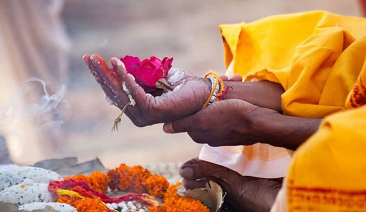 देवर्षि-मनुष्य-पितृ तर्पण विधि: नित्य एवं पितृपक्ष तर्पण का संपूर्ण शास्त्रीय विधान | cdsharma.in
